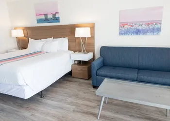 Admiral on Baltimore hotel thumbnail 5