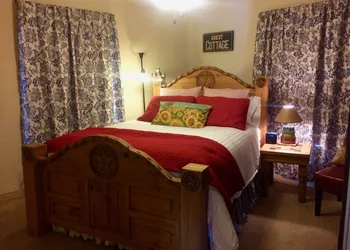 The Old Liberty Schoolhouse B&B hotel thumbnail 2