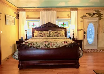 The Old Liberty Schoolhouse B&B hotel thumbnail 3