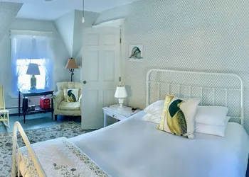 Elsa's Inn on the Harbor hotel thumbnail 6