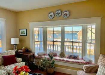 Elsa's Inn on the Harbor hotel thumbnail 7