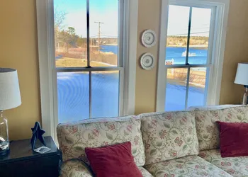 Elsa's Inn on the Harbor hotel thumbnail 8