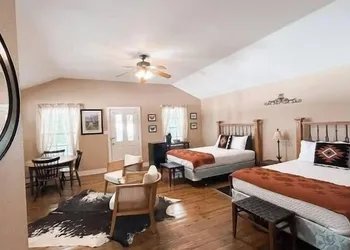 The Salado Inn Kolb Suite hotel thumbnail 4