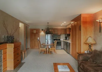 Shoshone Condos at Big Sky Resort hotel thumbnail 2