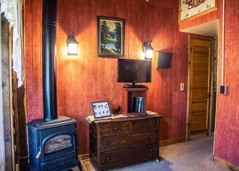 Eagle's Nest Lodge hotel thumbnail 2