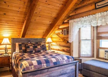 Eagle's Nest Lodge hotel thumbnail 3