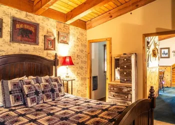 Eagle's Nest Lodge hotel thumbnail 6