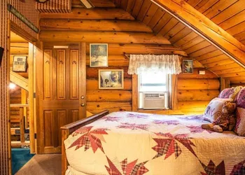 Eagle's Nest Lodge hotel thumbnail 8