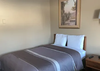 Village Inn & Suites hotel thumbnail 6