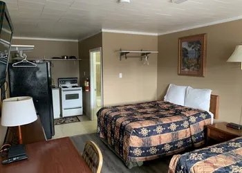 Village Inn & Suites hotel thumbnail 8