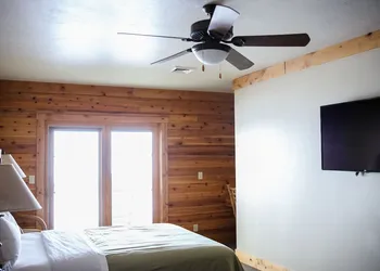 TroutHunter hotel thumbnail 5