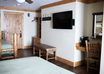TroutHunter hotel thumbnail 6