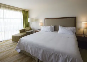 Holiday Inn Express & Suites Celaya by IHG hotel thumbnail 8