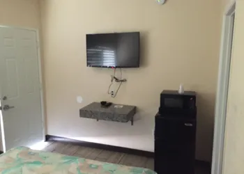 Ace Budget Motel hotel thumbnail 2