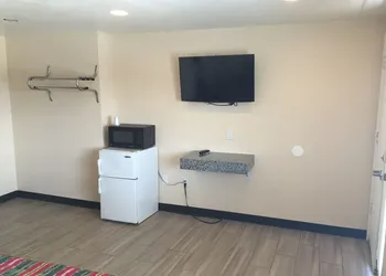 Ace Budget Motel hotel thumbnail 5