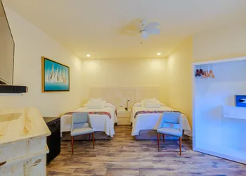 Hotel Paradise Suites hotel thumbnail 6
