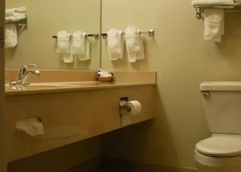 White River Inn hotel thumbnail 6