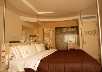 Love Hotel Kron hotel thumbnail 4