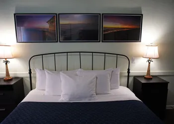 Huntington Surf Inn hotel thumbnail 4