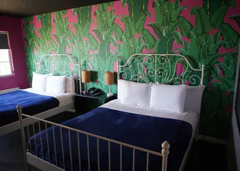 Huntington Surf Inn hotel thumbnail 8
