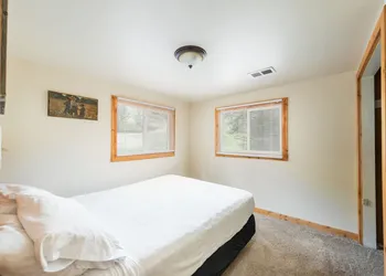 Ponderosa Lodge hotel thumbnail 5