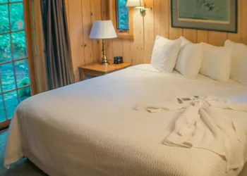 Steamboat Inn hotel thumbnail 6