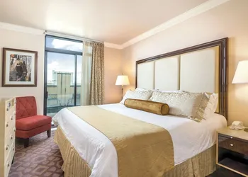 WorldMark Seattle - The Camlin hotel thumbnail 4