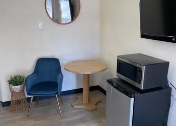 Mac's Motel hotel thumbnail 6