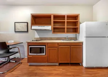 Extended Stay America Select Suites - Cleveland - Mentor hotel thumbnail 7