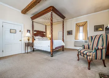 Wayside Inn hotel thumbnail 5