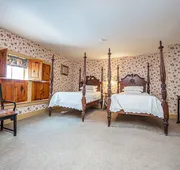 Wayside Inn hotel detail image 7
