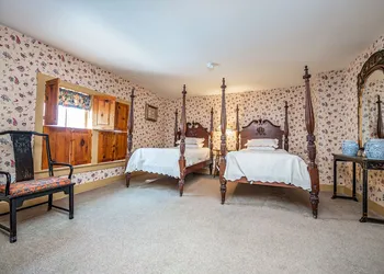 Wayside Inn hotel thumbnail 7