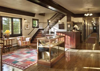 Belton Chalet hotel thumbnail 2