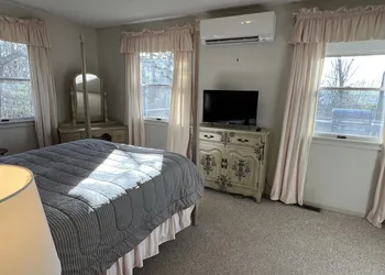 High Tide Inn hotel thumbnail 7