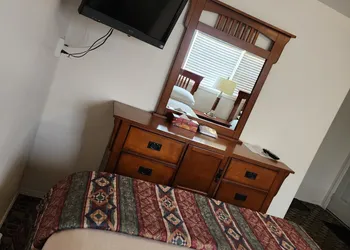Hi-Way Motel hotel thumbnail 6