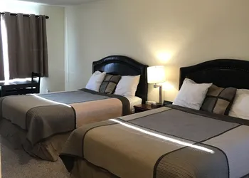 Townhouse Inn & Suites hotel thumbnail 3