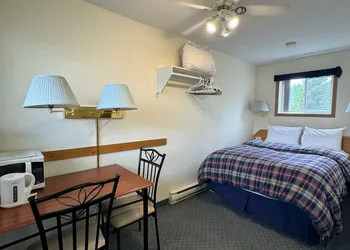 Blue River Motel hotel thumbnail 2