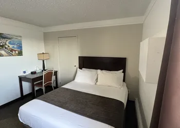 River Inn hotel thumbnail 8