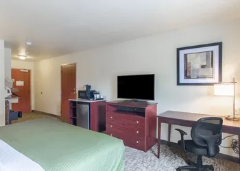 Cobblestone Hotel & Suites - Greenville hotel thumbnail 5
