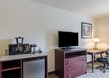 Cobblestone Hotel & Suites - Greenville hotel thumbnail 6