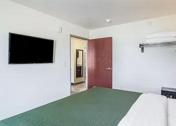 Cobblestone Hotel & Suites - Greenville hotel thumbnail 8