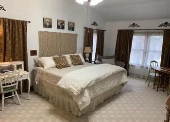 Live Oak B&B hotel thumbnail 3