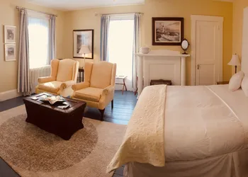 Treadwell Inn hotel thumbnail 2