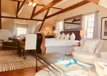 Treadwell Inn hotel thumbnail 5