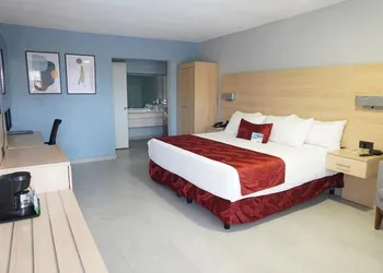 Quality Inn Piedras Negras hotel thumbnail 8