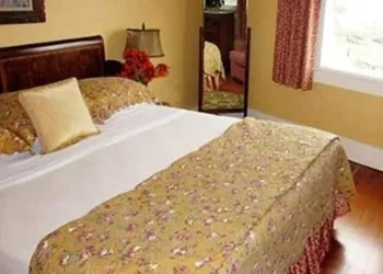 Old Wheeler Hotel hotel thumbnail 6