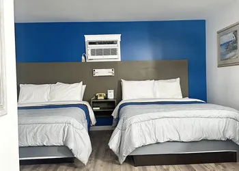 Blue Spruce Motel & Townhouses hotel thumbnail 2