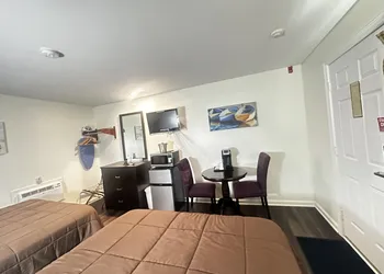 Blue Spruce Motel & Townhouses hotel thumbnail 3