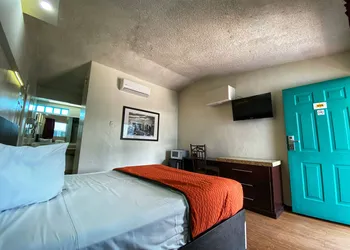 R INN de TJ hotel thumbnail 7