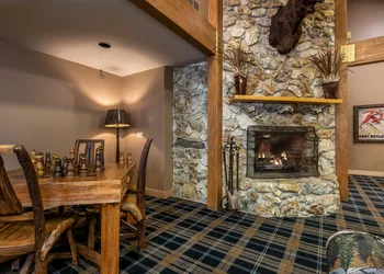 Snow Cap Inn hotel thumbnail 3